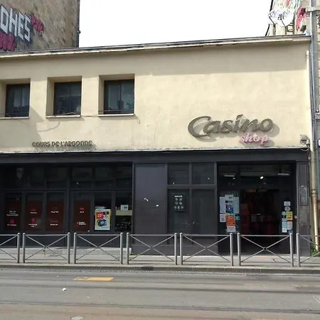 Duplex-terrasse-parking Gratuit-climatisation Lägenhet Bordeaux