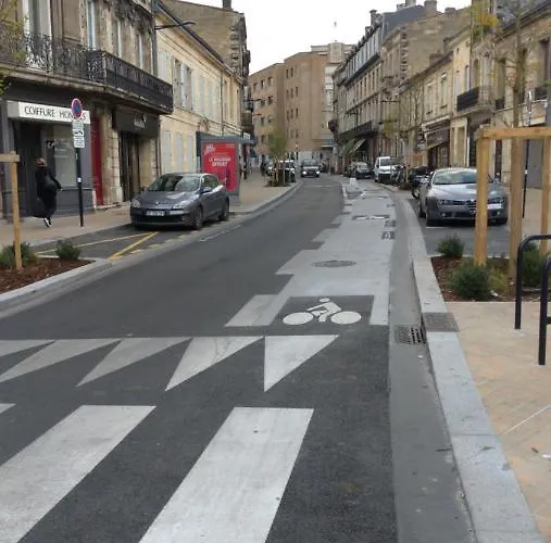 Duplex-terrasse-parking Gratuit-climatisation * Bordeaux