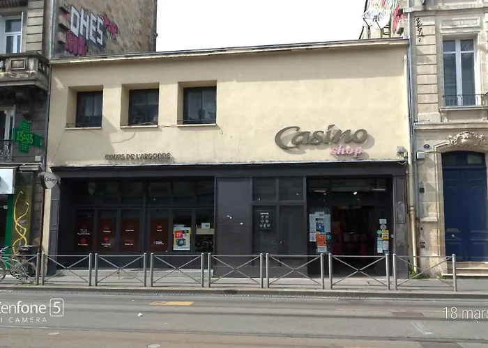 Duplex-terrasse-parking-climatisation Apartament Bordeaux