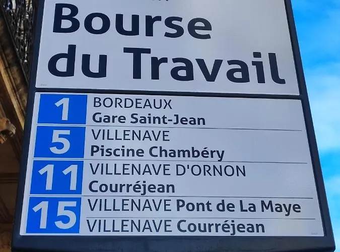 Duplex-terrasse-parking Gratuit-climatisation דירה בורדו